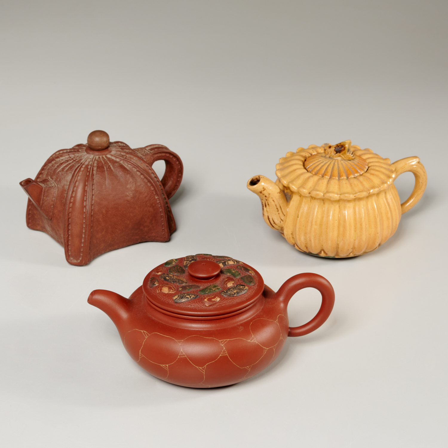  3 CHINESE YIXING TEAPOTS INCL  3611b0