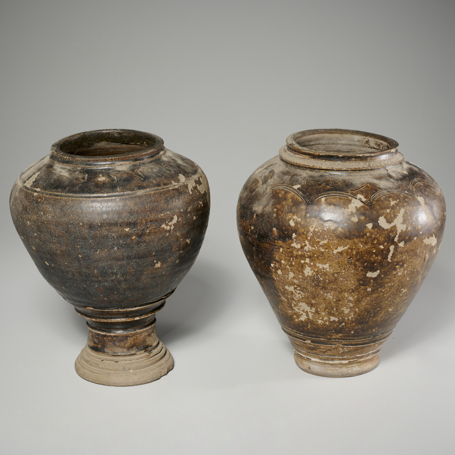  2 KHMER GLAZED POTTERY VESSELS 3611bb