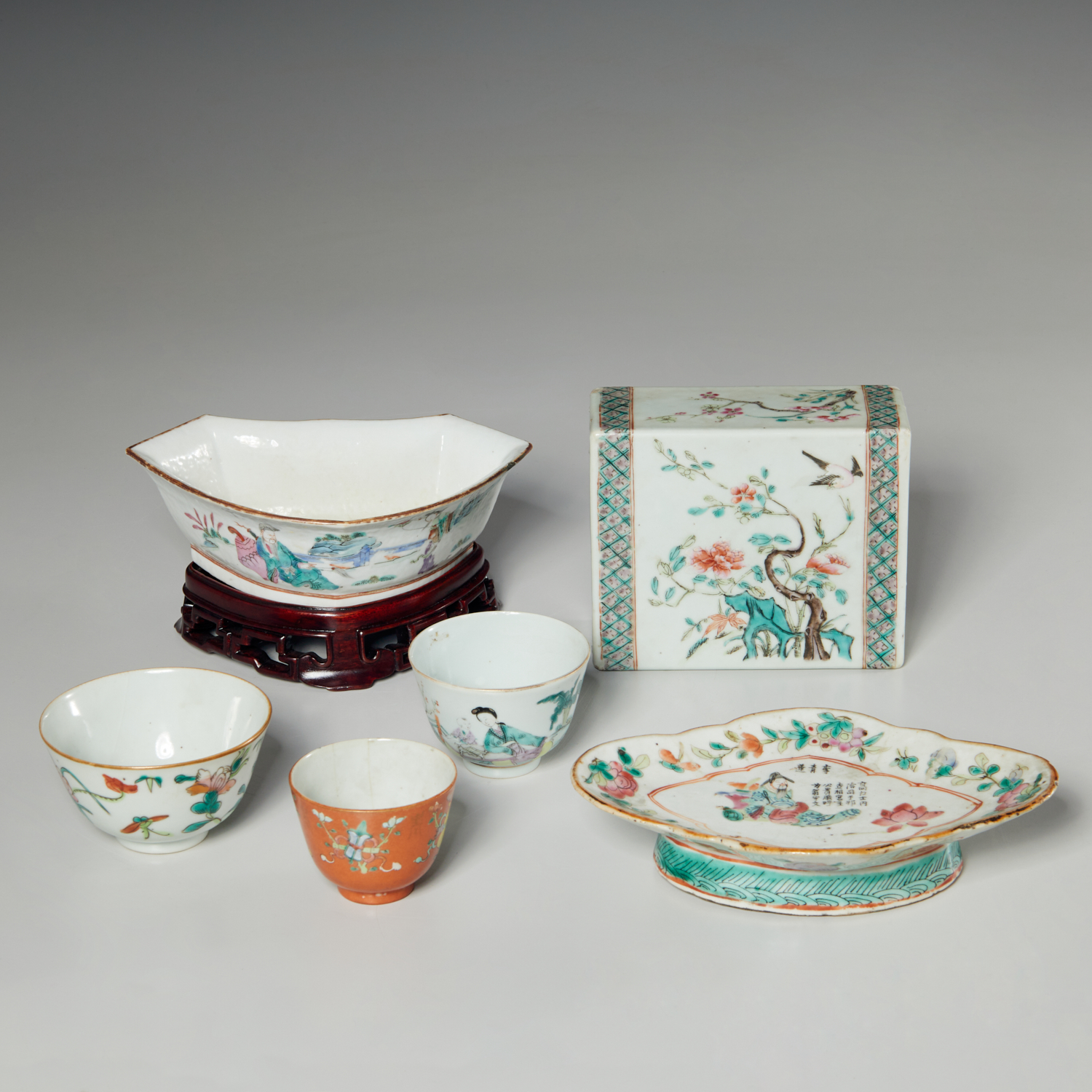 GROUP CHINESE QING ERA PORCELAINS 3611d4