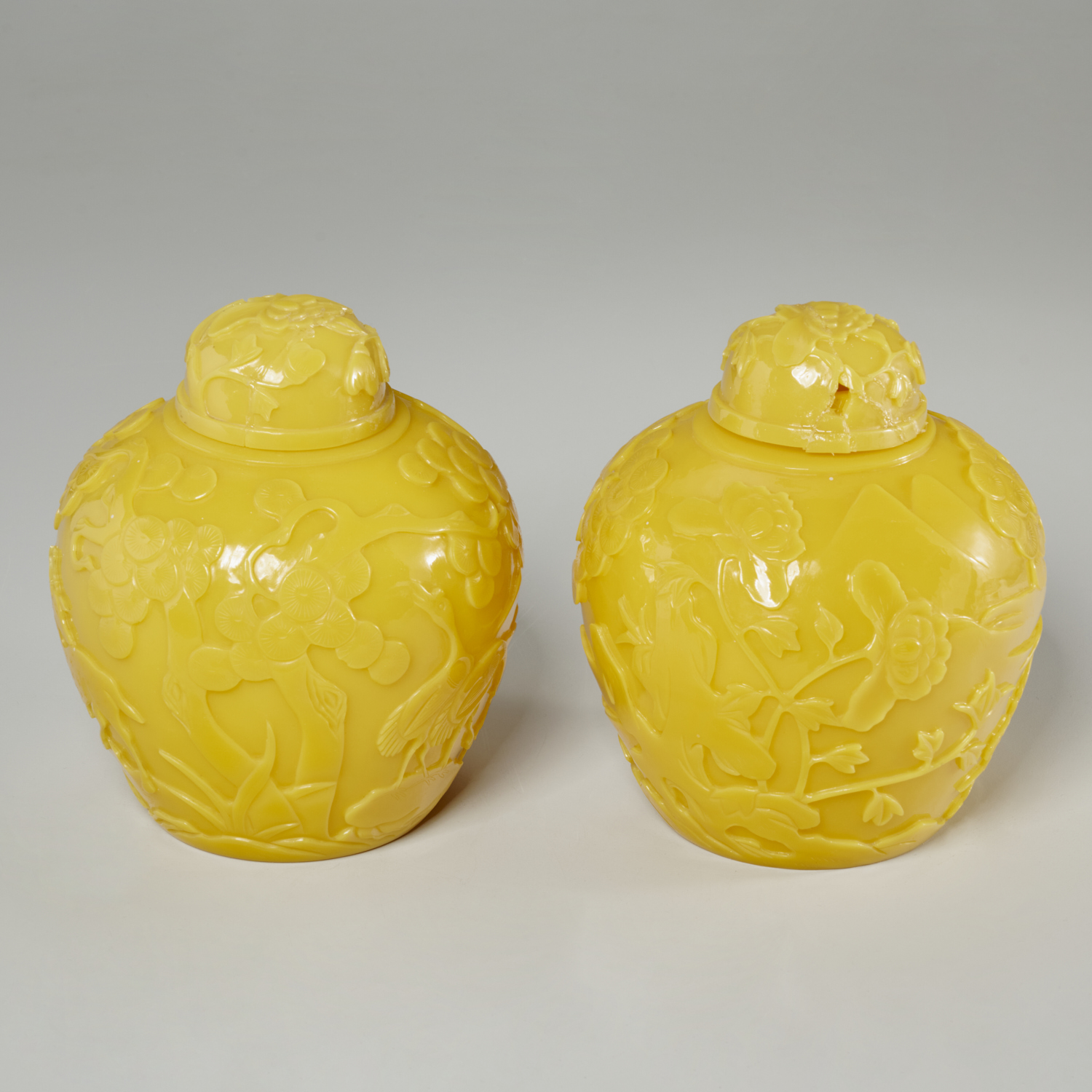 PAIR CHINESE YELLOW PEKING GLASS 3611dc