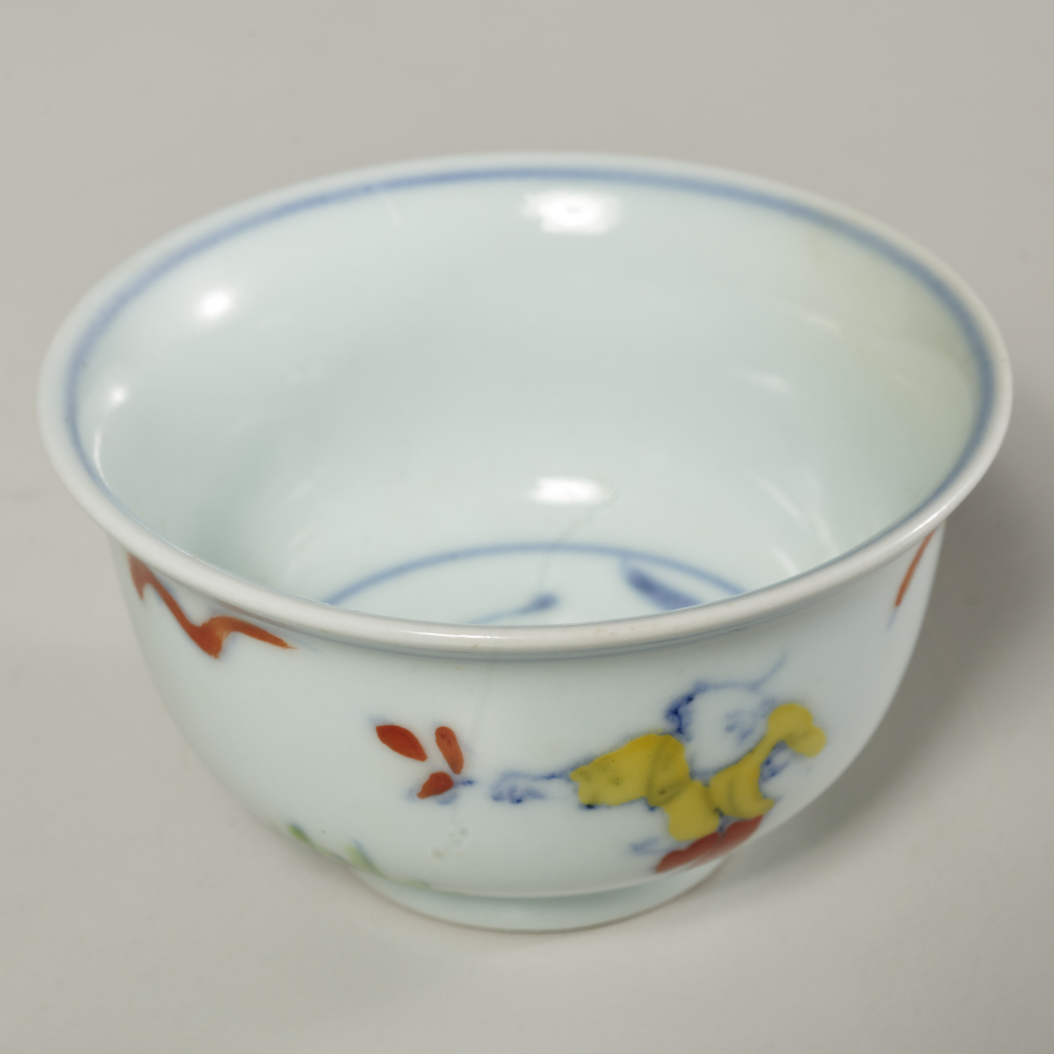 CHINESE DOUCAI PORCELAIN CUP 19th/20th