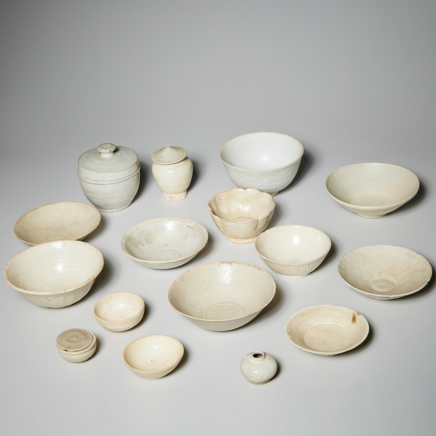 GROUP 16 ANTIQUE ASIAN WHITE 361202