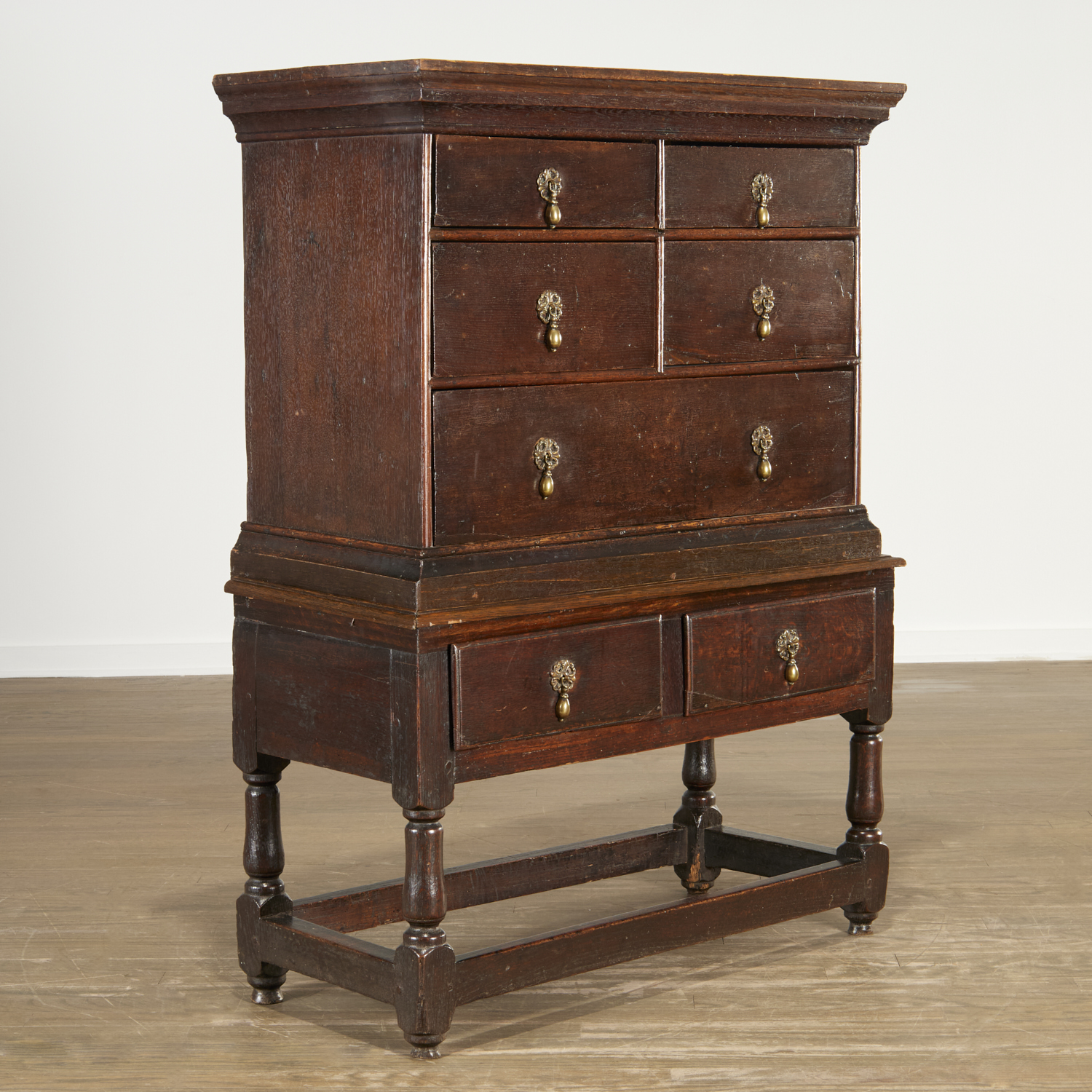 ANTIQUE WILLIAM & MARY STYLE OAK