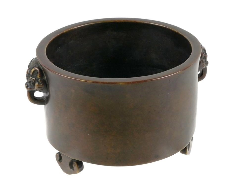 CHINESE BRONZE TRIPOD CENSER FOO 363afd