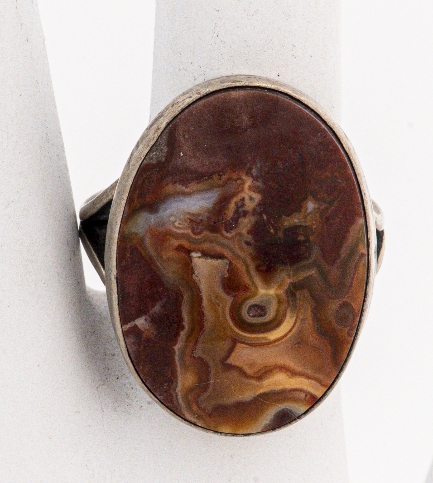 VINTAGE SILVER OVAL CARNELIAN RING