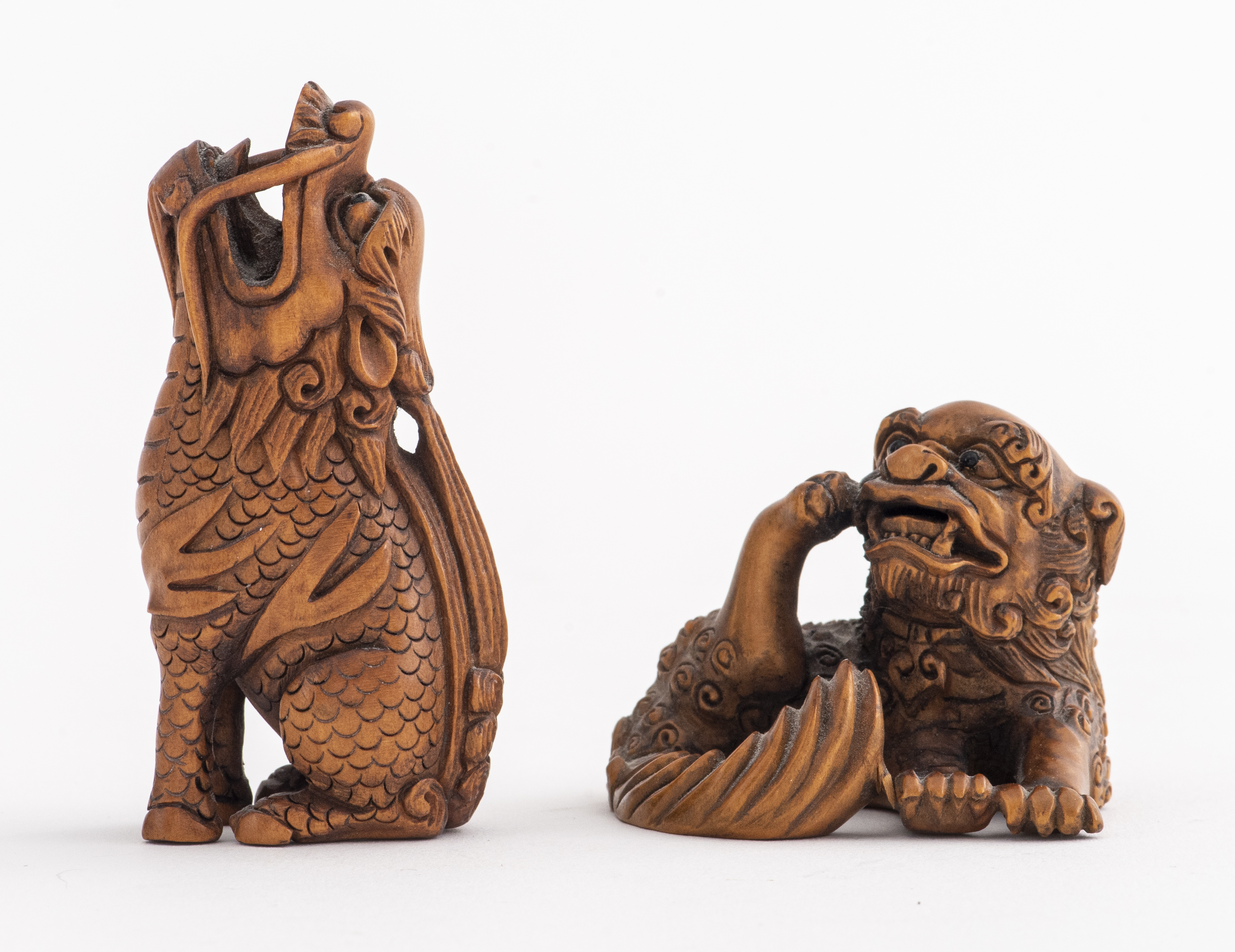 SIGNED WOOD DRAGON NETSUKE 2 Two 363c3c