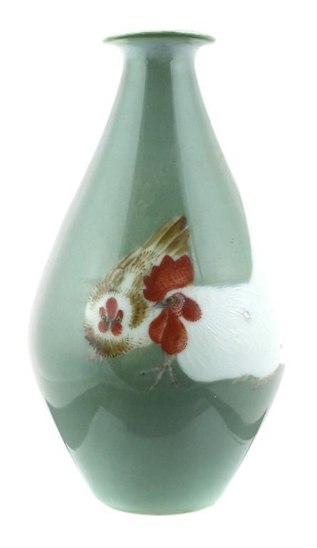 ANTIQUE JAPANESE PORCELAIN VASE