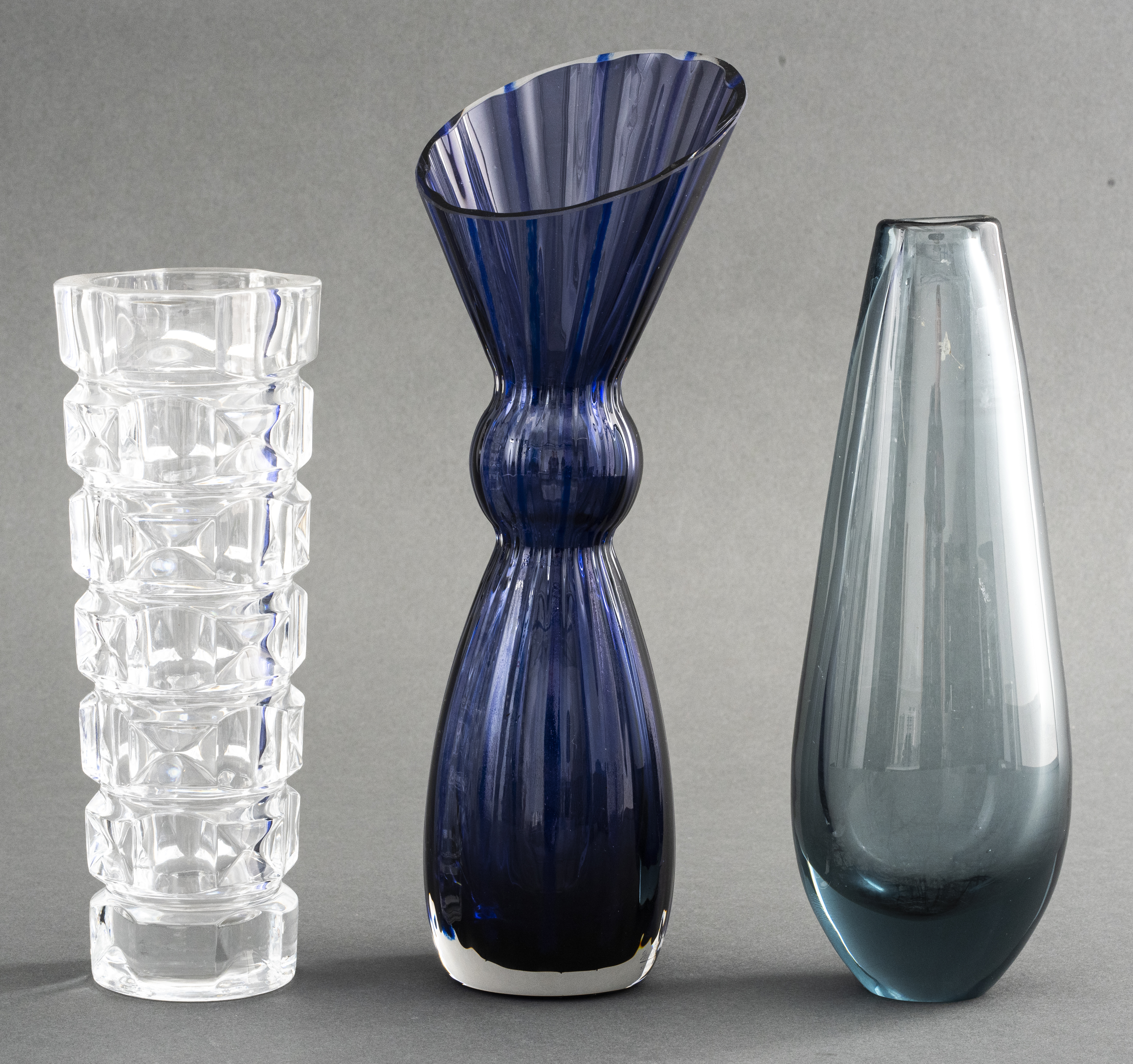 GLASS VASES, 3 Three glass vases, unmarked.