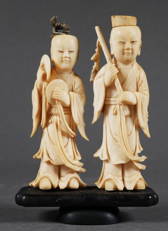 CHINESE IVORY FIGURAL SNUFF BOTTLESPair