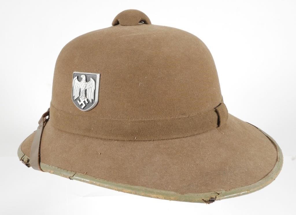 WWII GERMAN AFRIKAKORPS PITH HELMETAuthentic