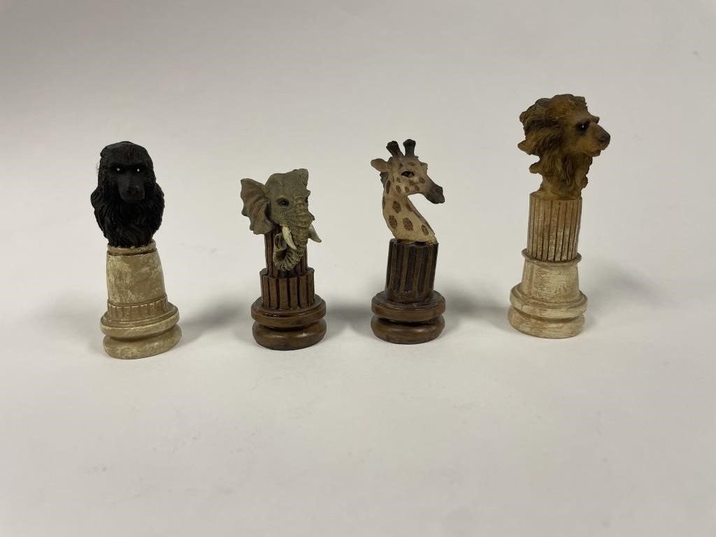 AFRICAN ANIMALS CHESS SETChess