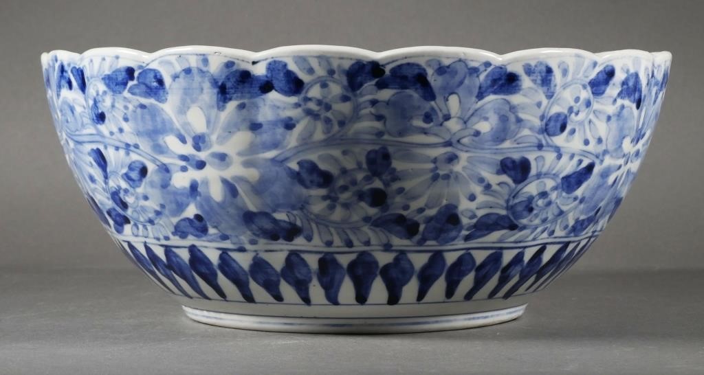 CHINESE EXPORT BLUE AND WHITE PORCELAIN 3642c1