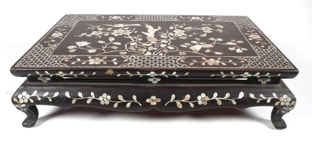 CHINESE MOTHER OF PEARL INLAY STANDChinese 3644cc