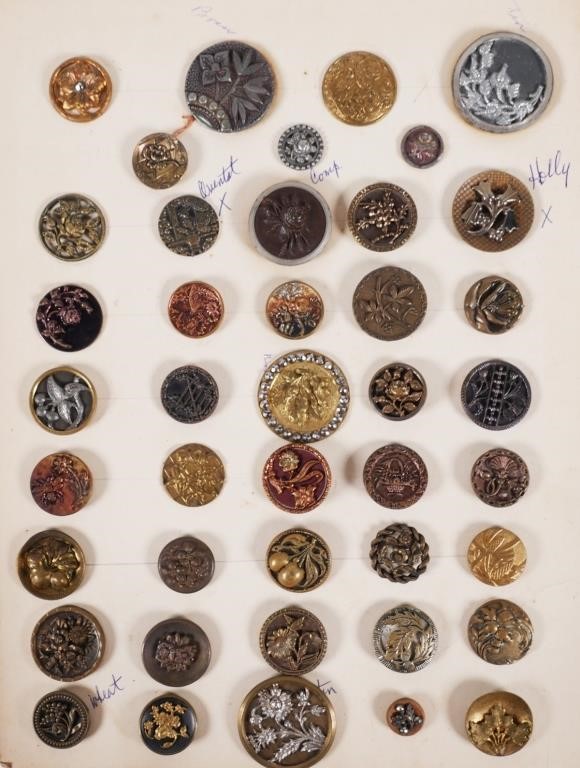 COLLECTION OF ANTIQUE METAL BUTTONSCollection