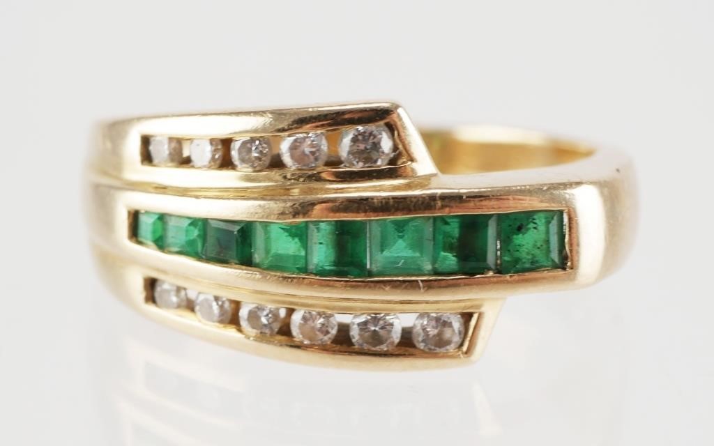 14K GOLD EMERALD AND DIAMOND RING14K 3645de