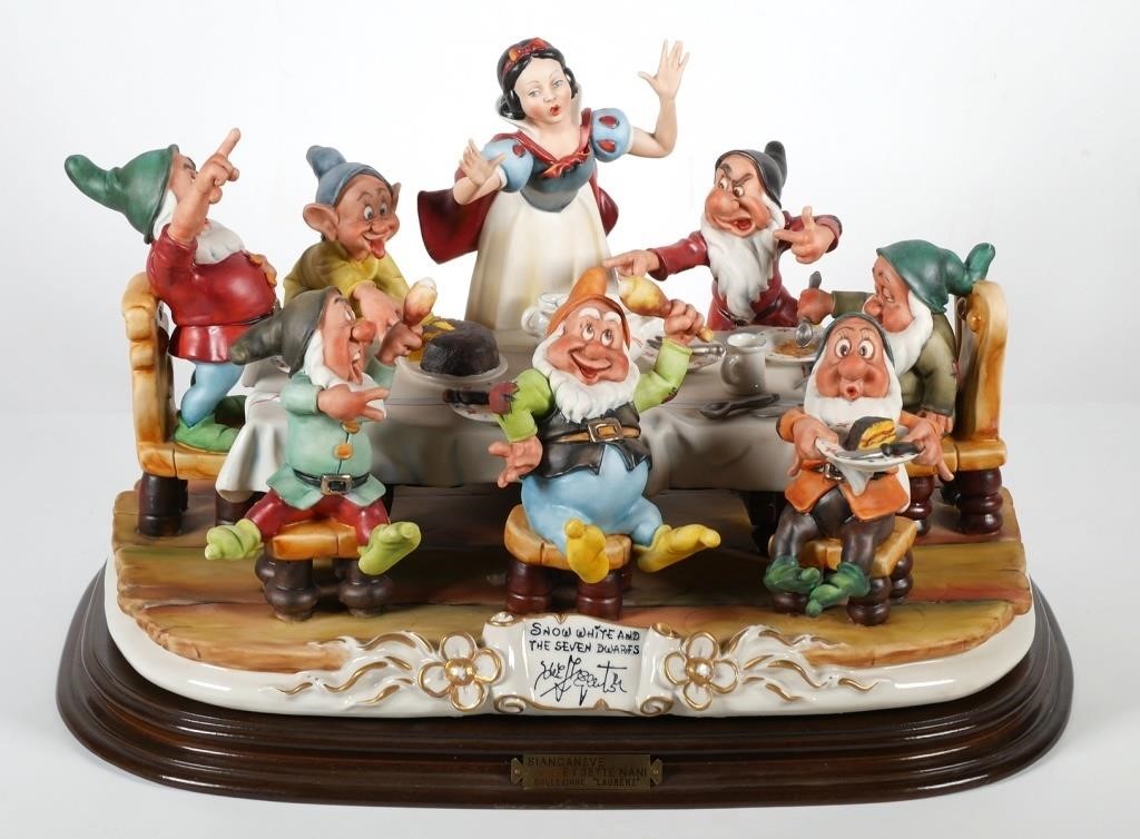 CAPODIMONTE SNOW WHITE AND THE SEVEN