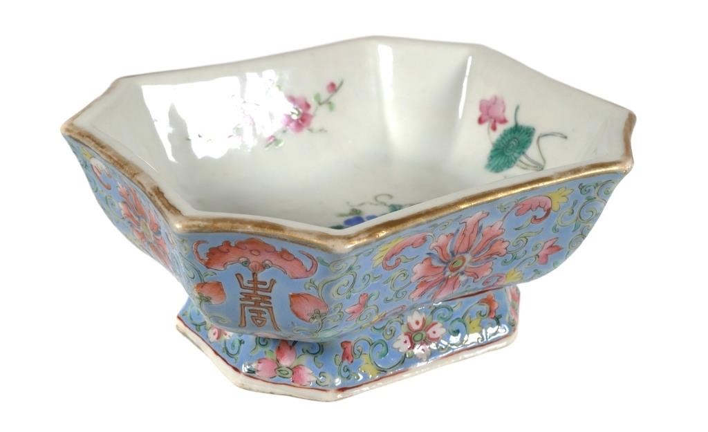 CHINESE PORCELAIN OCTAGONAL BOWLA 364887