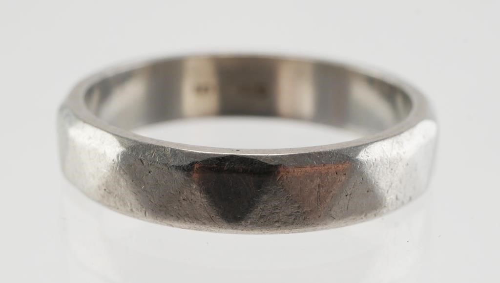 VINTAGE PLATNIUM WEDDING BAND SIZE