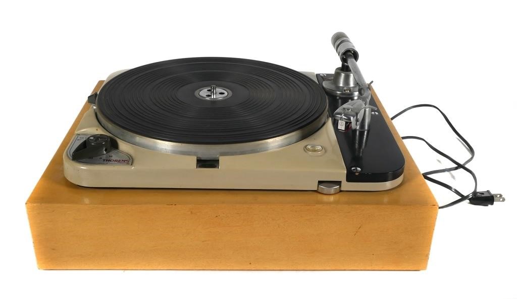 VINTAGE THORENS TD124 TURNTABLE