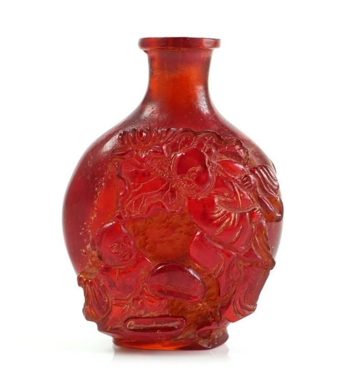 CHINESE CARVED AMBER SNUFF BOTTLEChinese 364b18