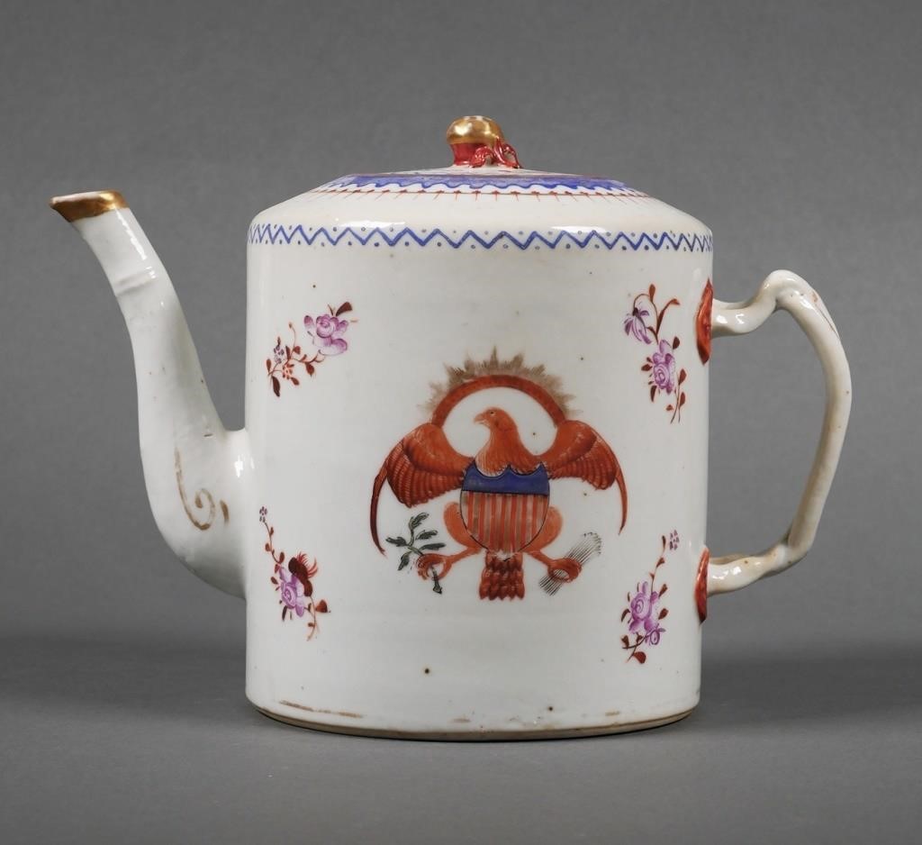 CHINESE EXPORT PORCELAIN TEAPOT 364b98