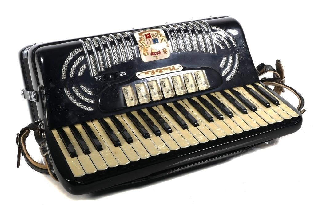 VINTAGE 1950'S NOBLE KEYBOARD ACCORDIONMade