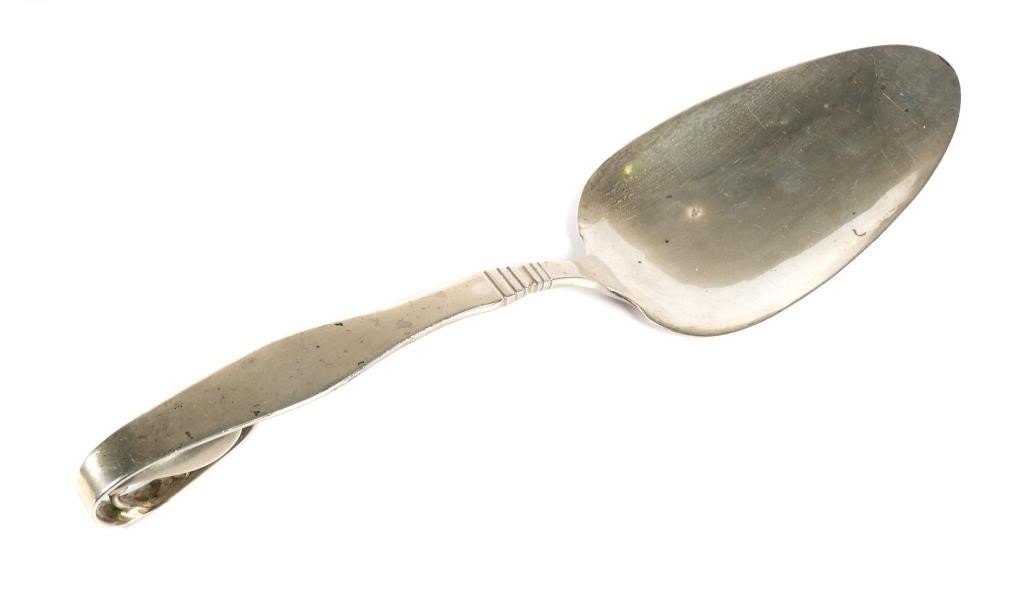 KARL F. LEINONEN & SON CAKE SERVER PASTRY