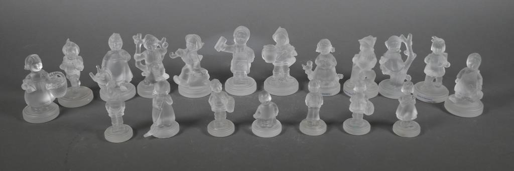 (17) GOEBEL CRYSTAL HUMMEL FIGURINESCollection