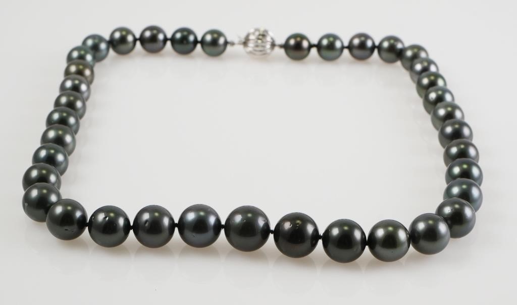 TAHITIAN HAND KNOTTED PEARL NECKLACETahitian 365117