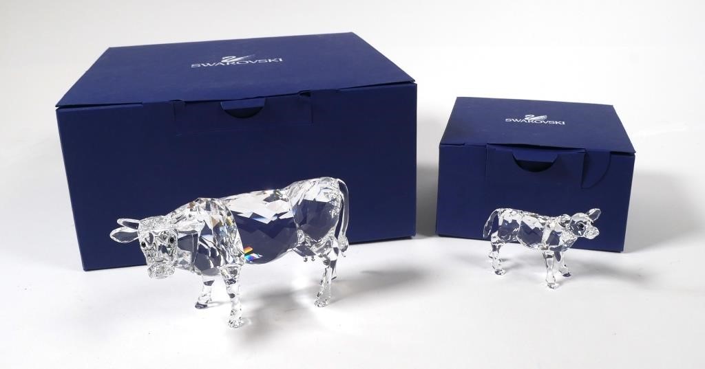  2 SWAROVSKI COWS MOTHER AND 3651c2