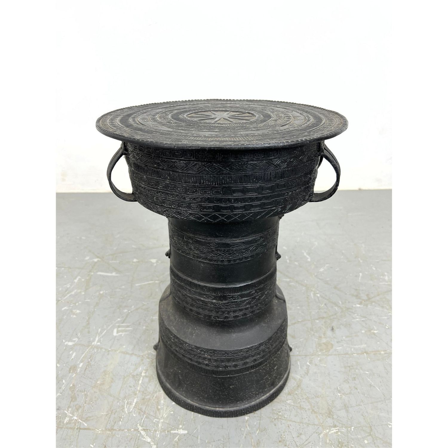 Cast Metal Tribal form Drum style 362d4c