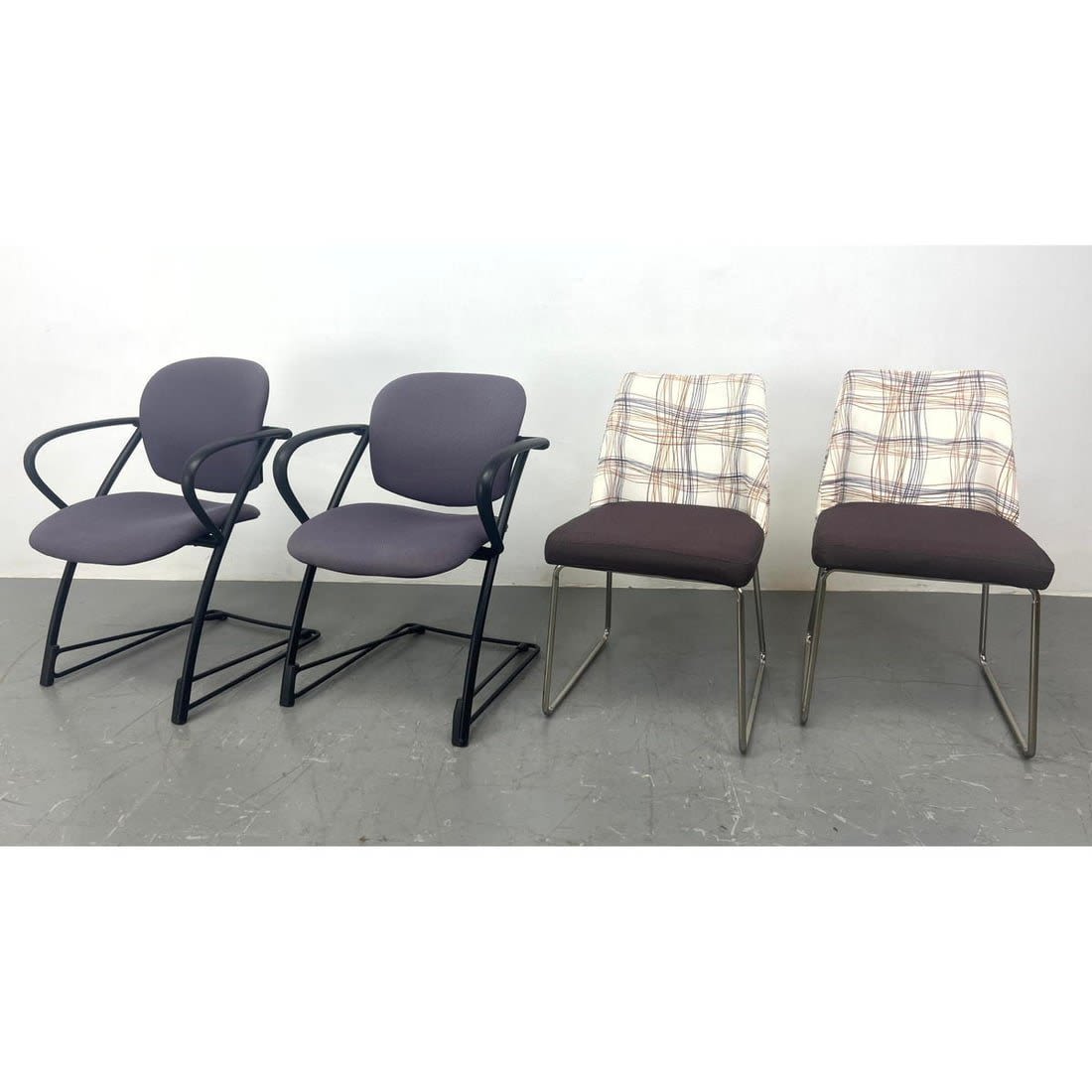 2 pairs of Chairs. Steelcase arm