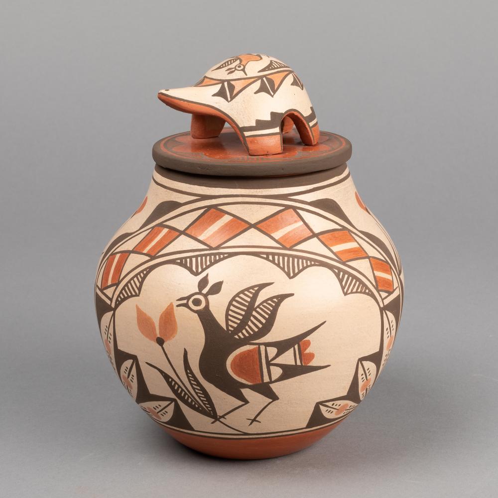 ELIZABETH + MARCELLUS MEDINA, LIDDED