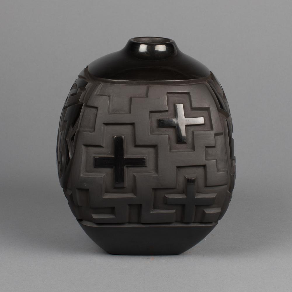 DANIEL BEGAY CARVED BLACKWARE 363022