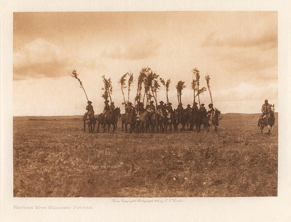 EDWARD S CURTIS RETURN WITH WILLOWS 363432