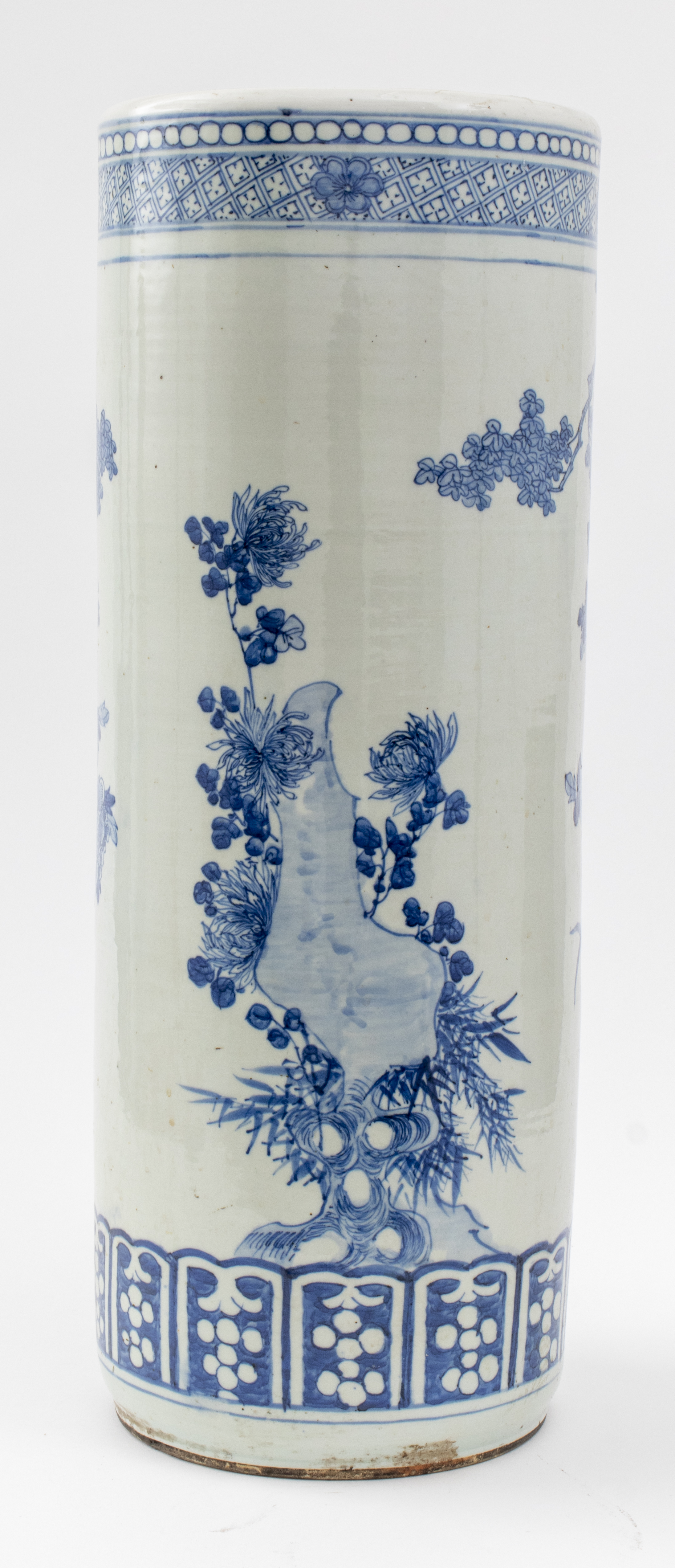 CHINESE BLUE AND WHITE PORCELAIN UMBRELLA