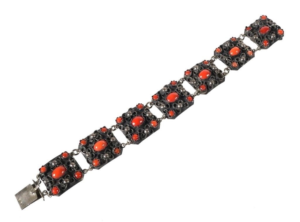 800 SILVER BRACELETSet with coral.