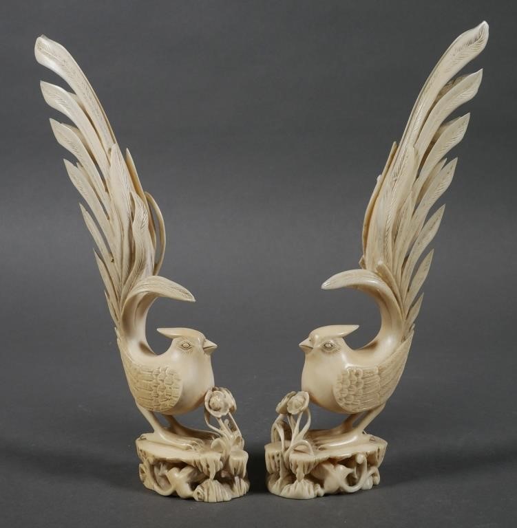 PAIR OF CHINESE CARVED IVORY BIRDSBeautifully 36637a