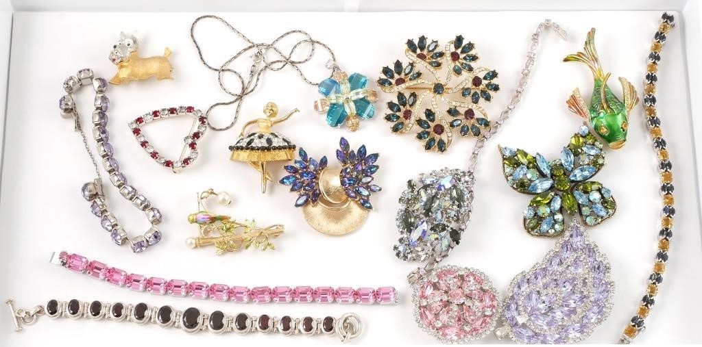 COSTUME JEWELRY LOT