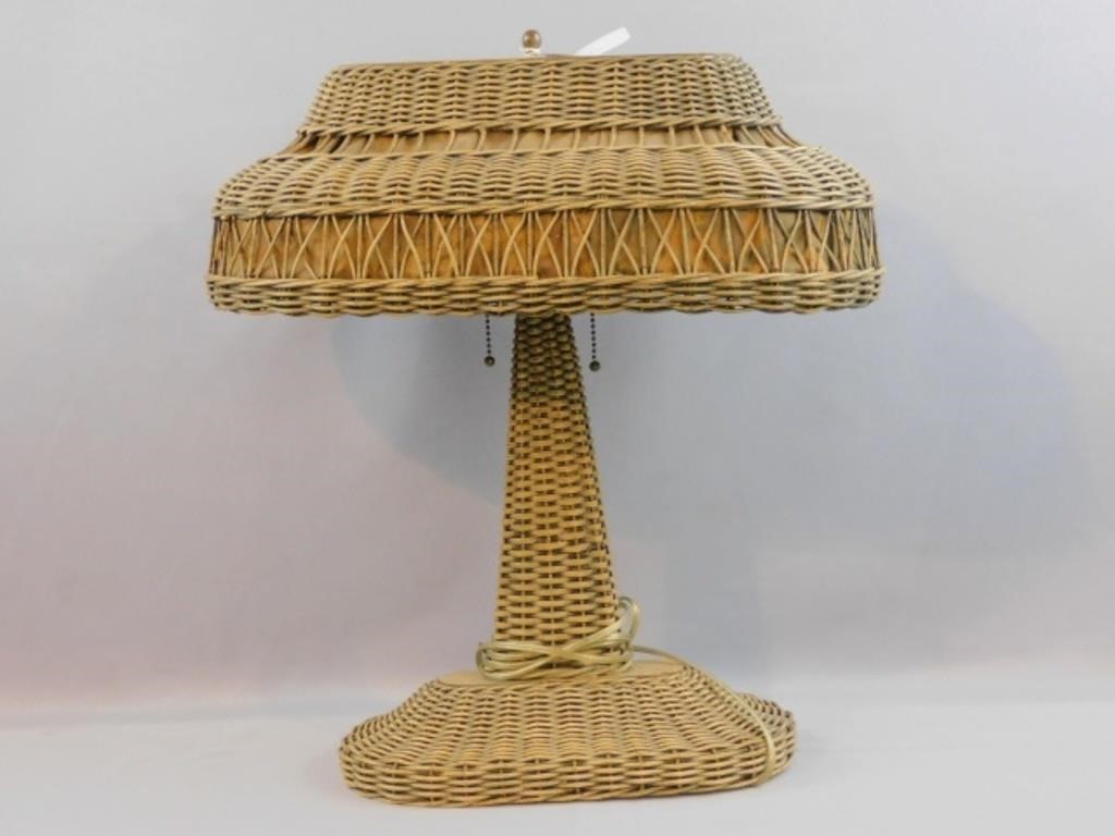 ANTIQUE WICKER TABLE LAMP CA  366740