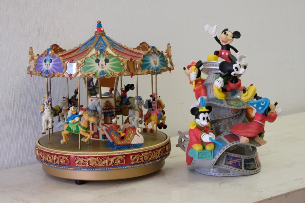 MICKEY MOUSE HOLIDAY CAROUSEL &