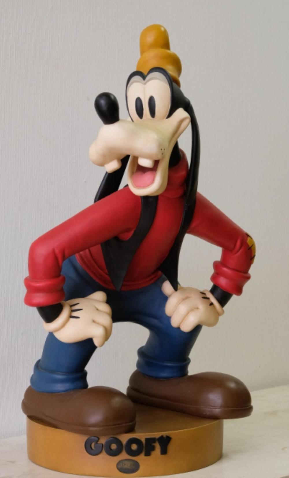 DISNEY BIG FIG STATUE GOOFY 1999Disney 3667b5