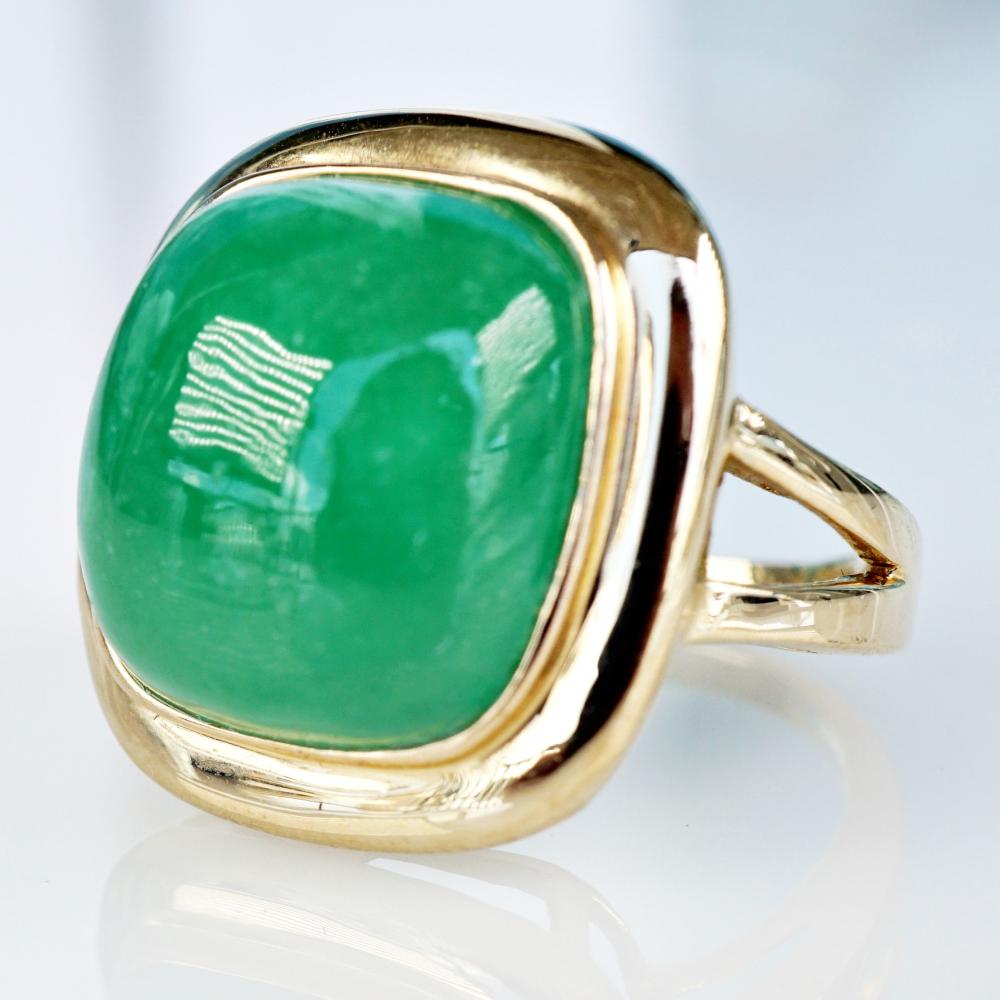 14K YG 6 CT JADE RING SZ5Massive 366827