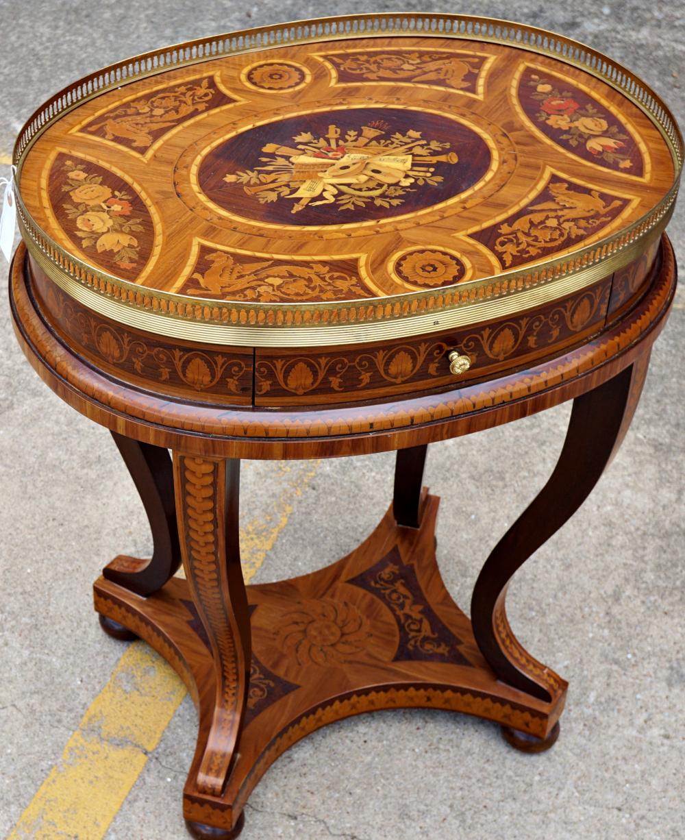 ITALIAN MARQUETRY INLAID OVAL MUSICAL 366861