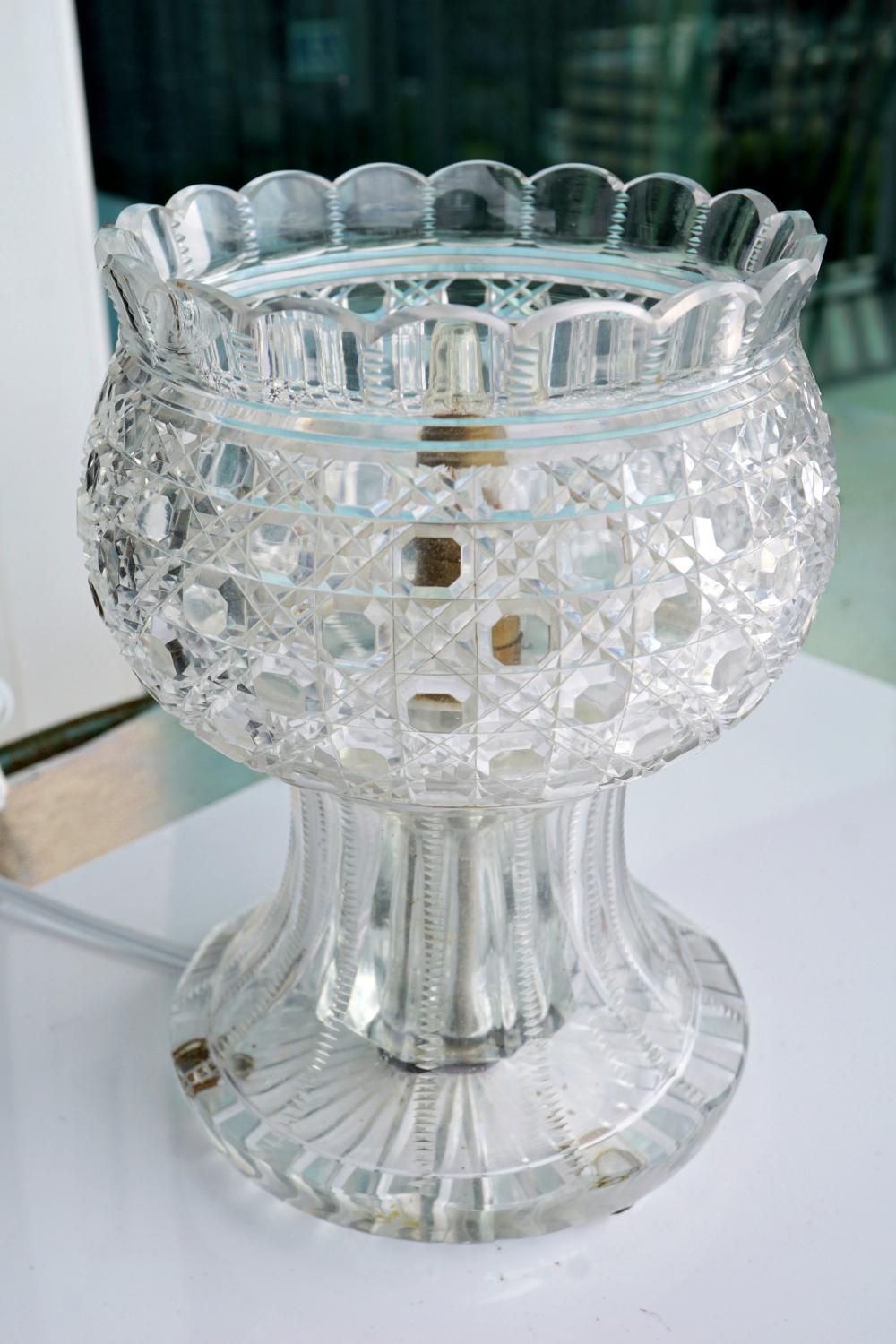 HAND CUT CRYSTAL DESK LAMPHand 3668be