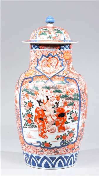 Chinese Imari style covered jar;