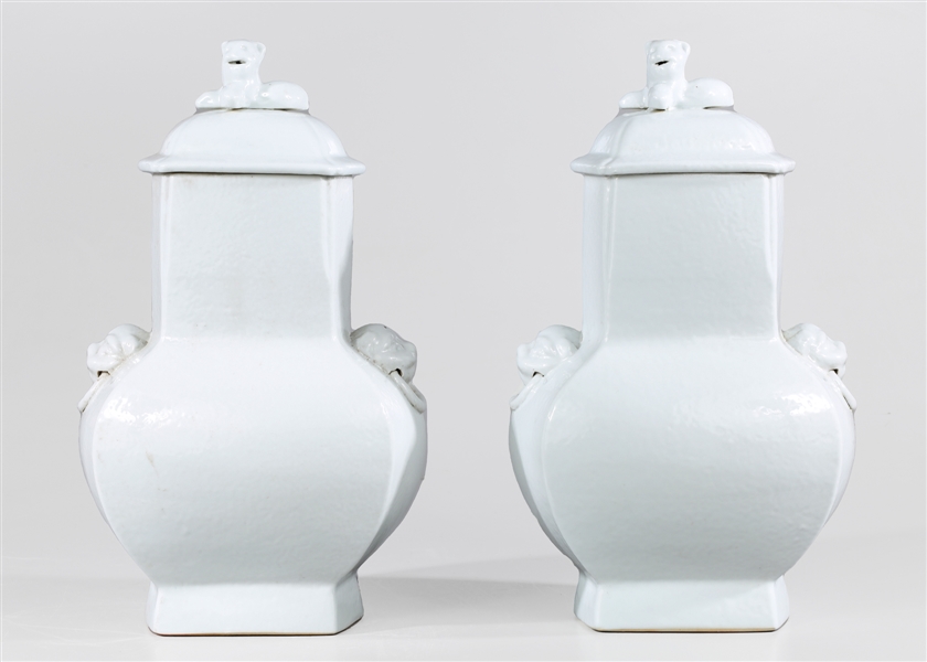 Pair of Chinese blanc de chine 366908