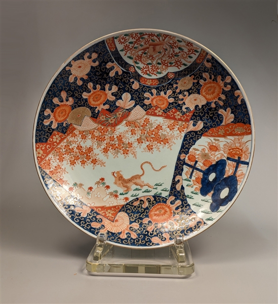 Large Chinese Imari enameled porcelain