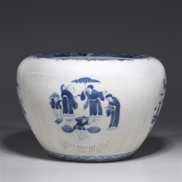 Chinese blue and white porcelain vase