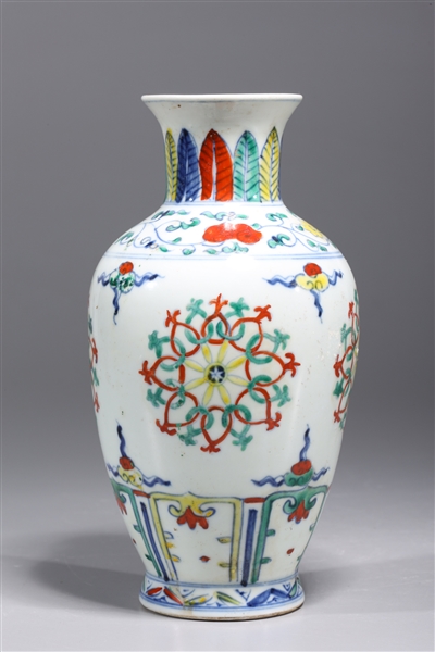 Chinese wucai porcelain vase with 366a56